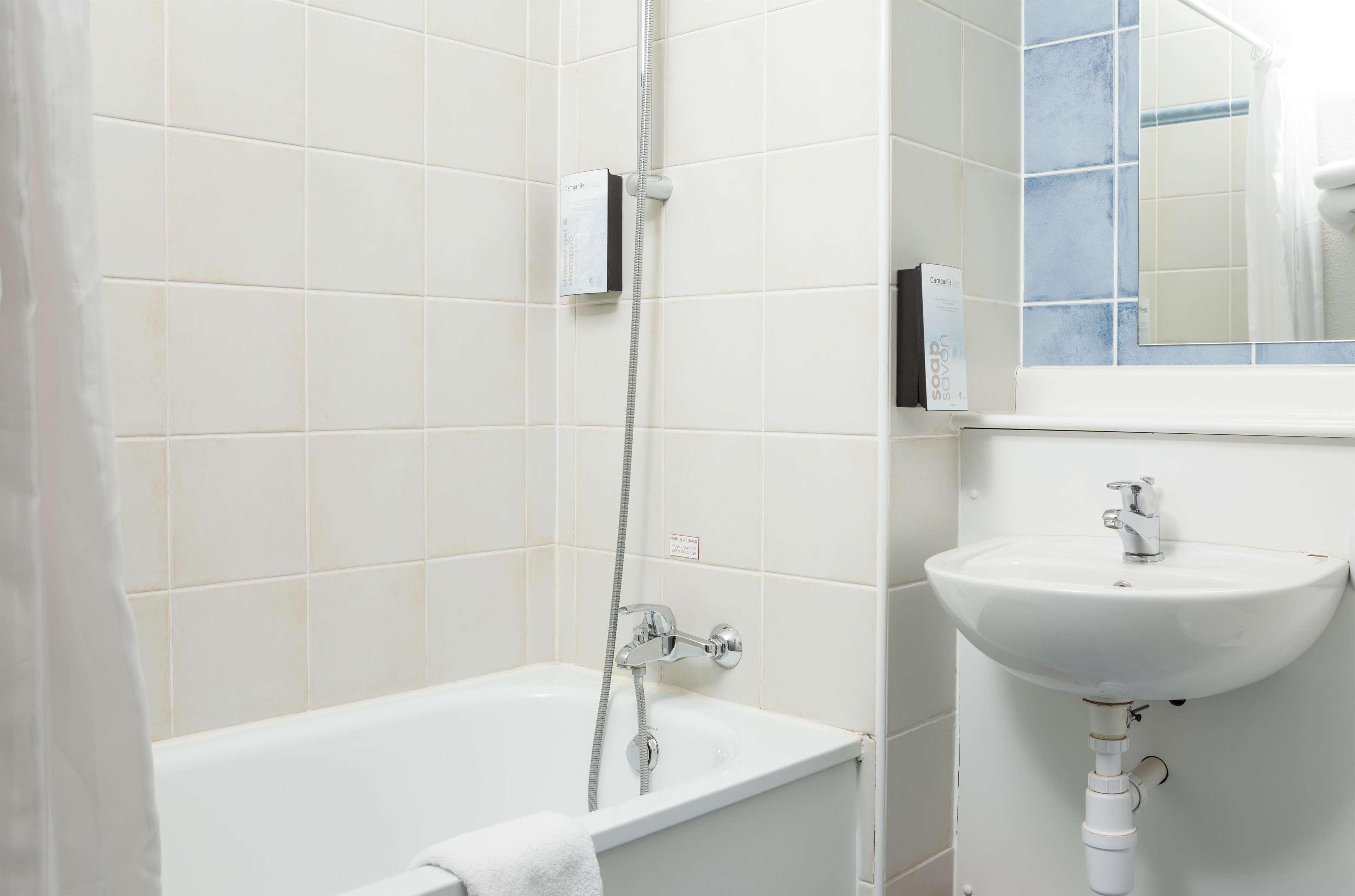 Campanile Hotel Дартфорд Екстериор снимка