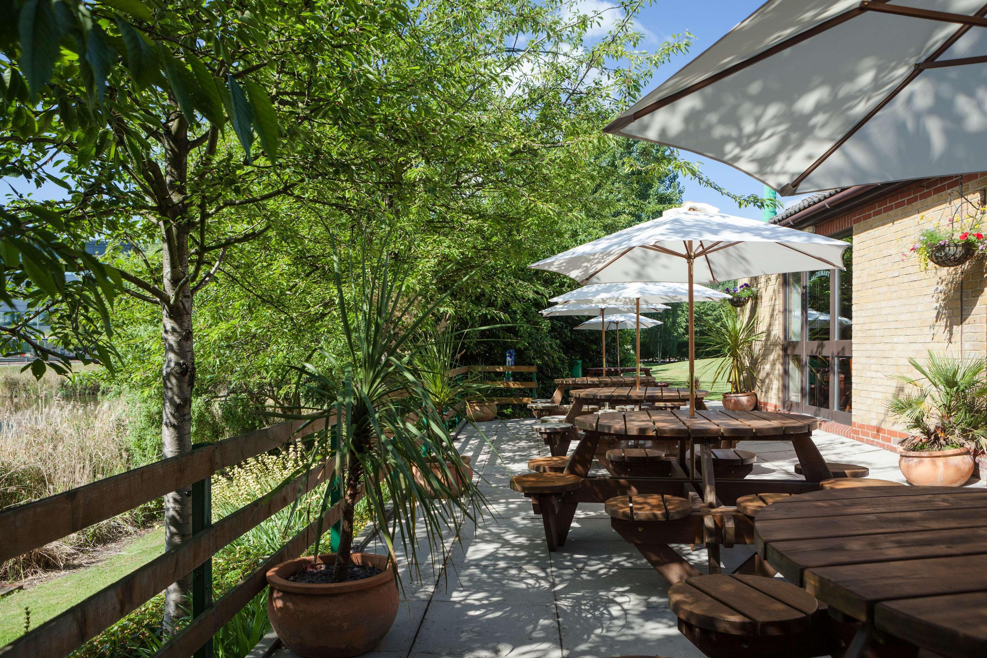 Campanile Hotel Дартфорд Екстериор снимка