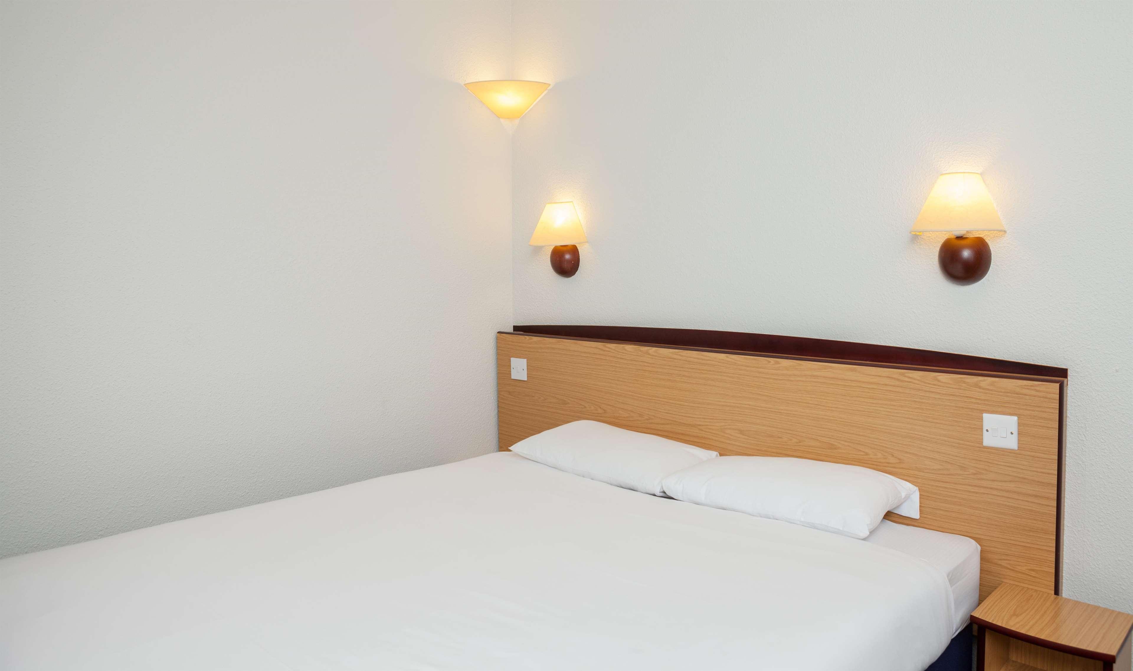 Campanile Hotel Дартфорд Стая снимка