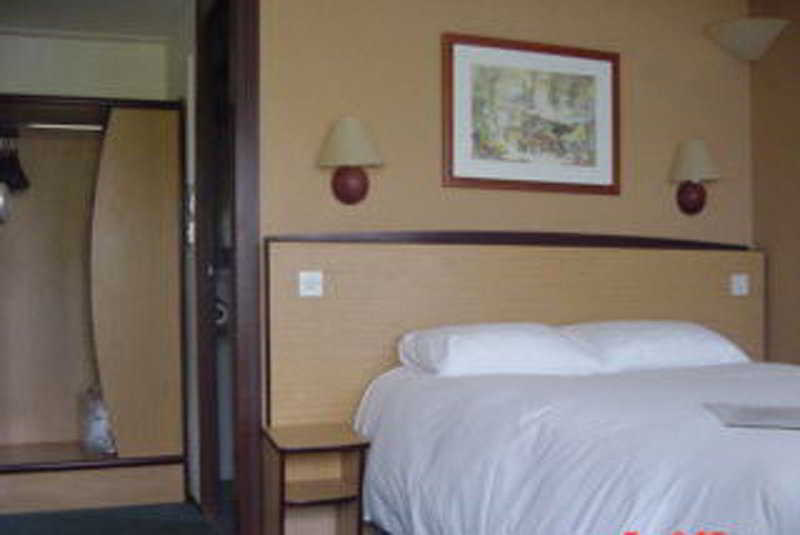 Campanile Hotel Дартфорд Екстериор снимка